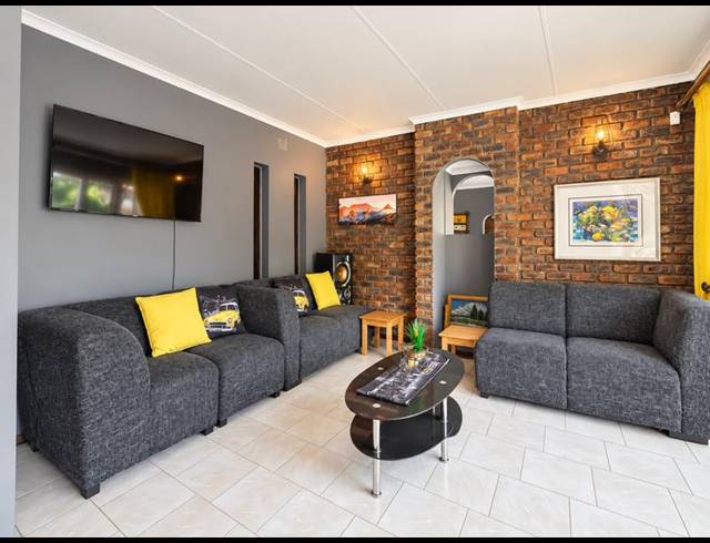 5 BEDROOM HOUSE FOR SALE IN SUNWARD PARK